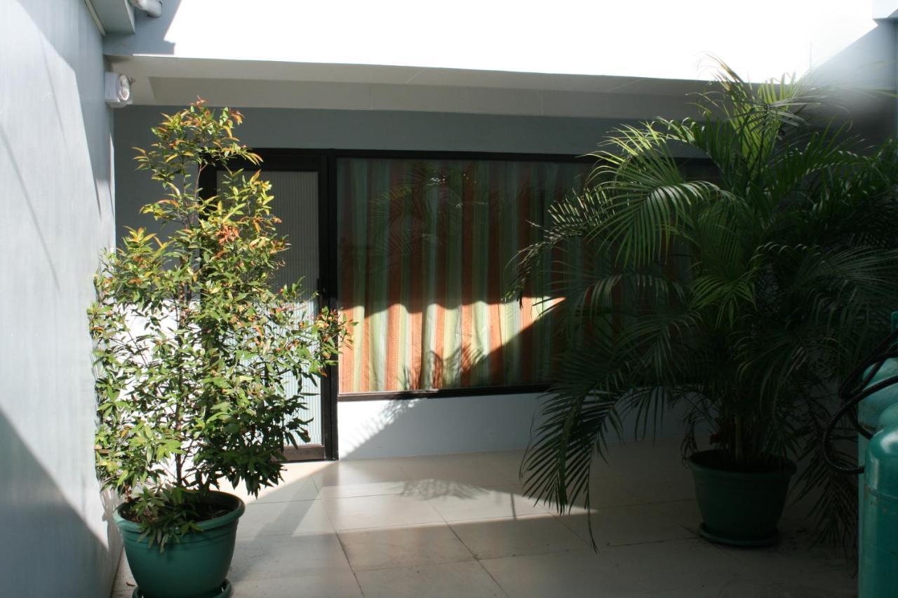 Dino Residences Dumaguete City Esterno foto